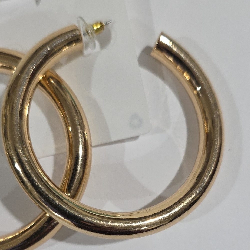 Rue21 Gold 2.5" Big Hoop Earrings – Classic Women’s Fashion Jewelry, Lightweight - Picture 6 of 8